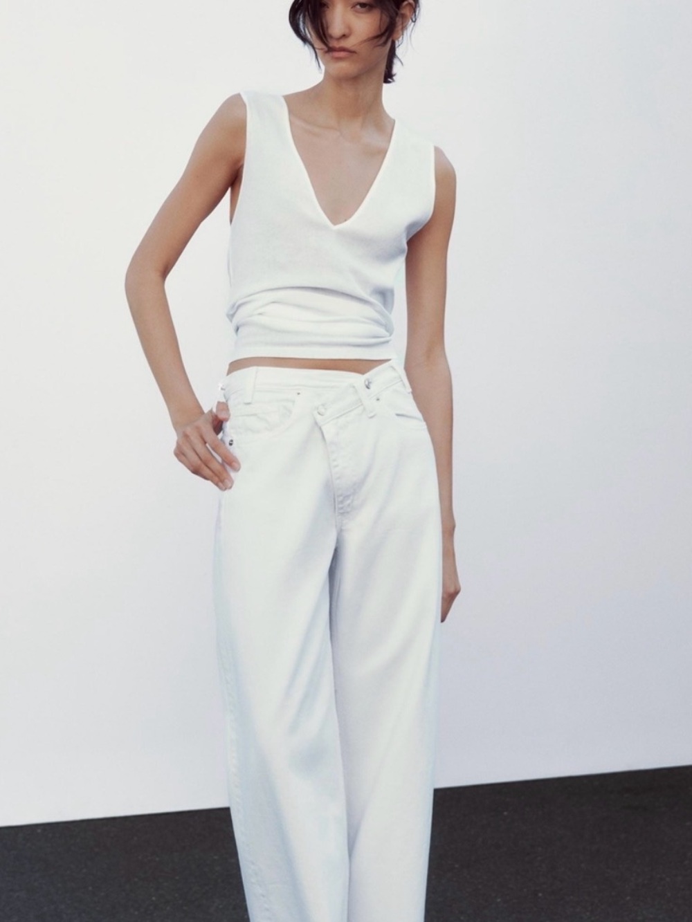 Zara White High Rise Wide Leg Crossover Waist Jeans - Size 10